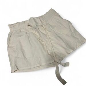 Ambiance Apparel cream linen shorts size M.